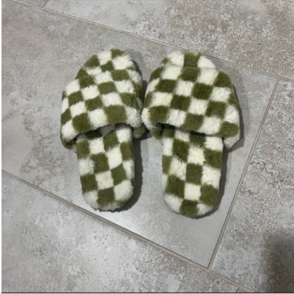 Checkered Fuzzy Slippers - Picture 2 of 4
